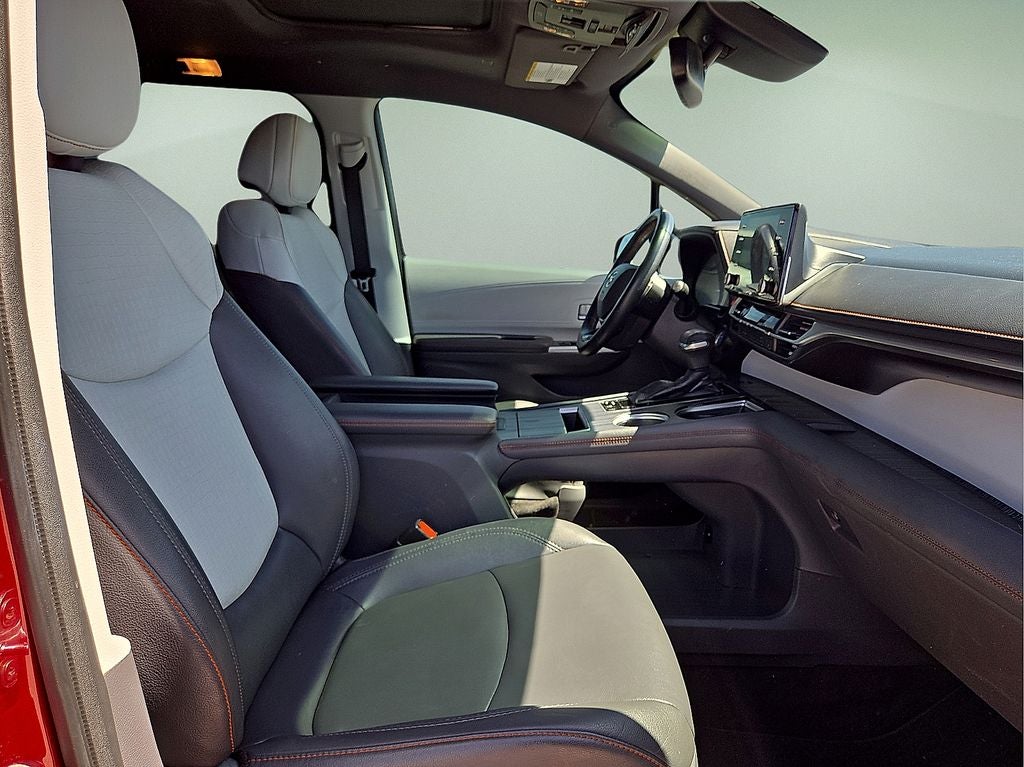 2021 Toyota Sienna XSE 7 Passenger