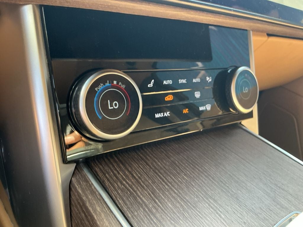 2023 Land Rover Range Rover SE