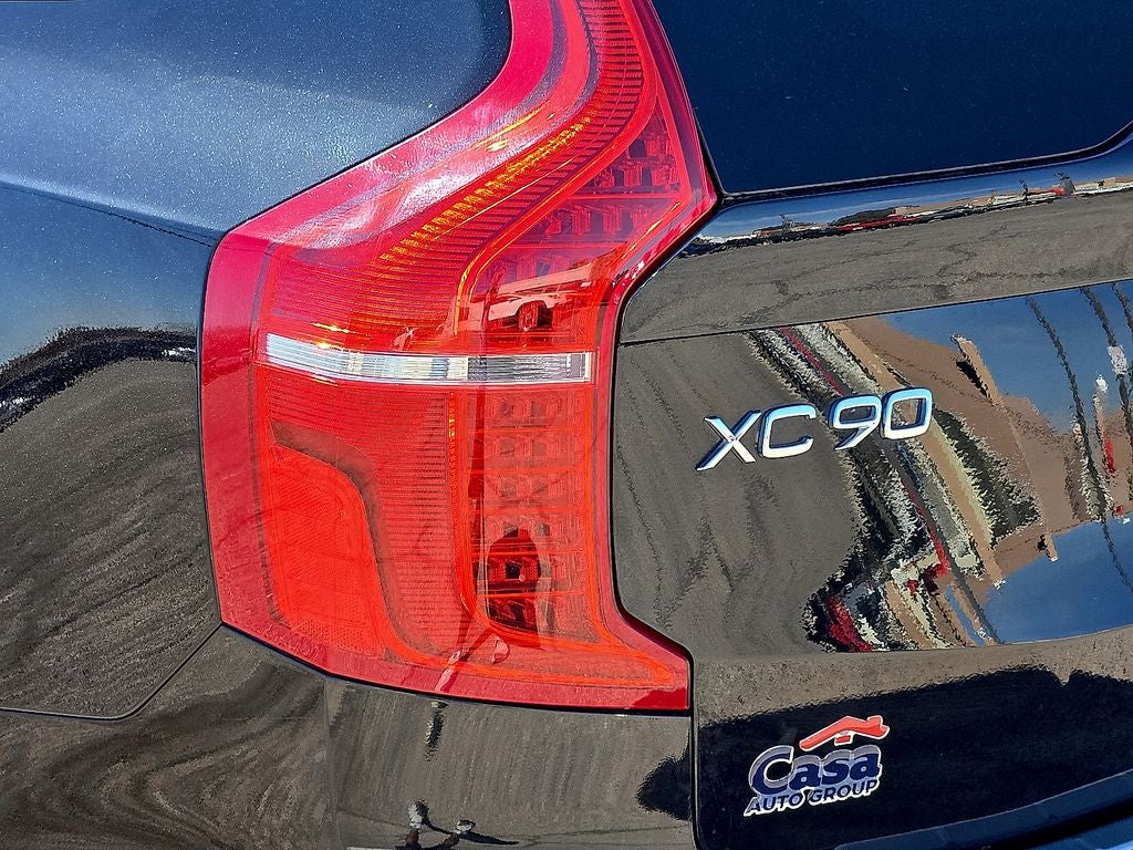 2022 Volvo XC90 T6 Momentum
