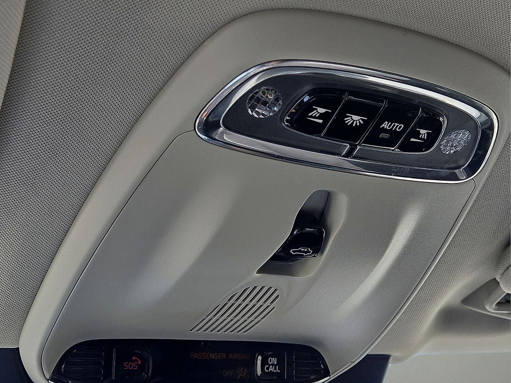 2022 Volvo XC90 T6 Momentum