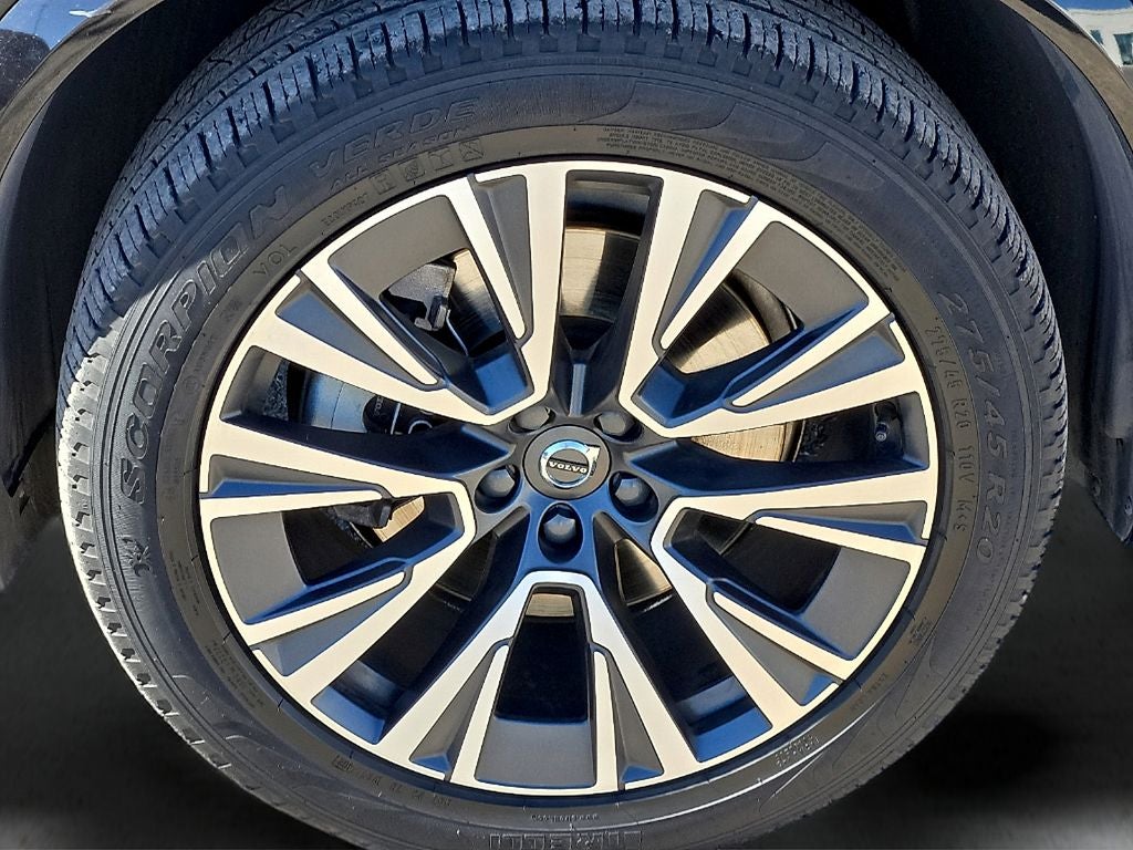 2022 Volvo XC90 T6 Momentum