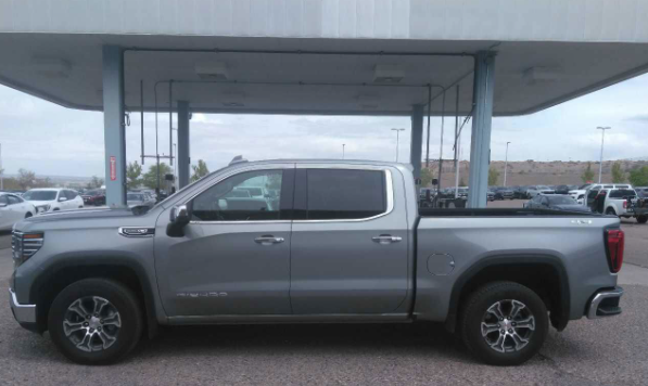2025 GMC Sierra 1500 SLT