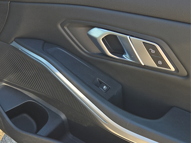 2023 BMW 3 Series 330e iPerformance