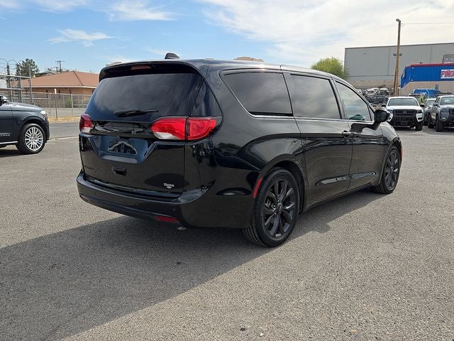2020 Chrysler Pacifica Touring