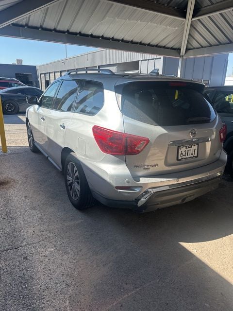 2020 Nissan Pathfinder SL