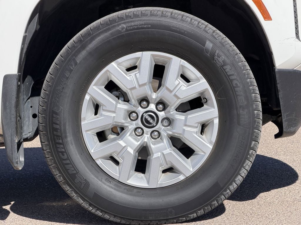 2023 Nissan Frontier SV