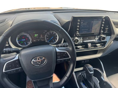 2022 Toyota Highlander Hybrid XLE