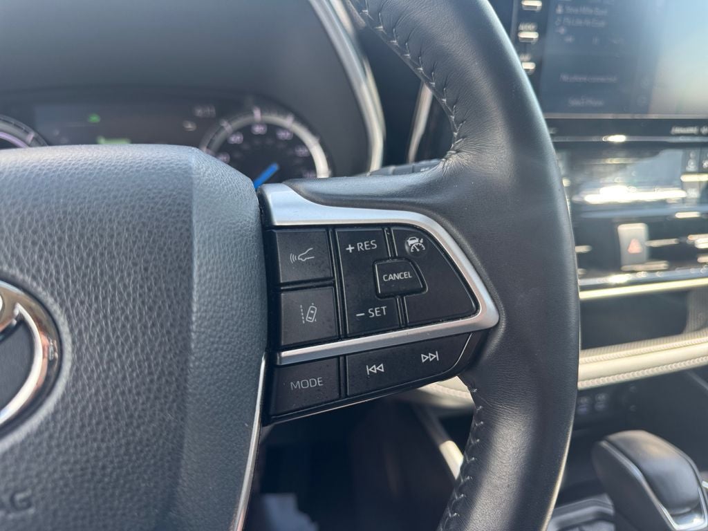 2022 Toyota Highlander Hybrid XLE