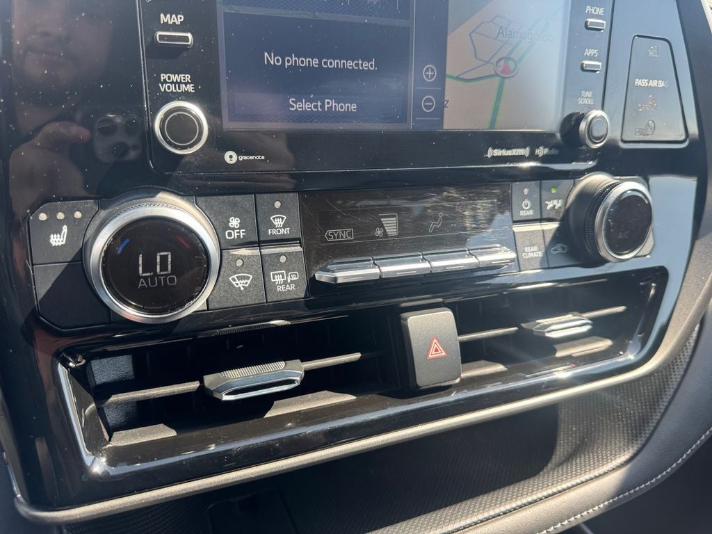 2022 Toyota Highlander Hybrid XLE