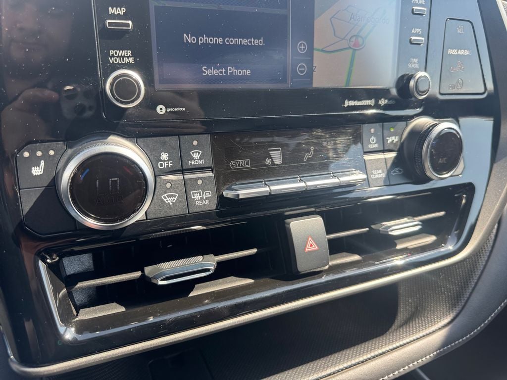 2022 Toyota Highlander Hybrid XLE