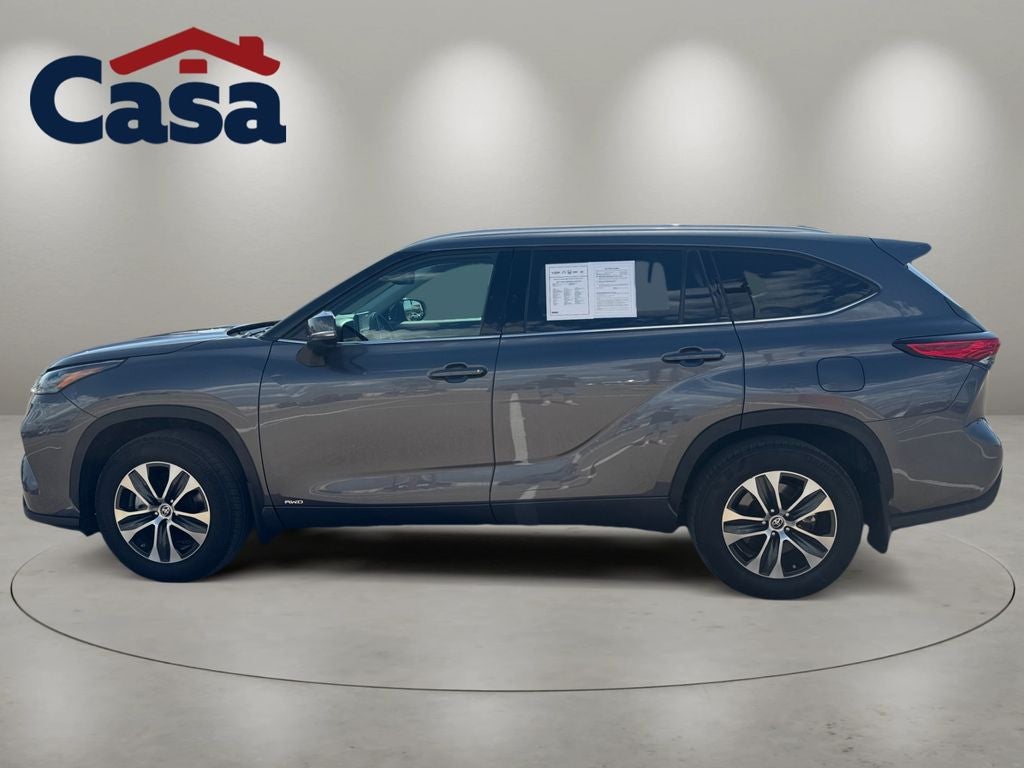 2022 Toyota Highlander Hybrid XLE