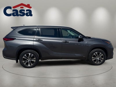 2022 Toyota Highlander Hybrid XLE
