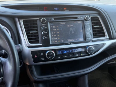 2019 Toyota Highlander SE