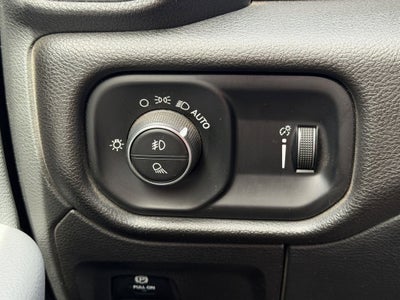 2022 RAM 1500 Big Horn Crew Cab 4x4 5'7' Box