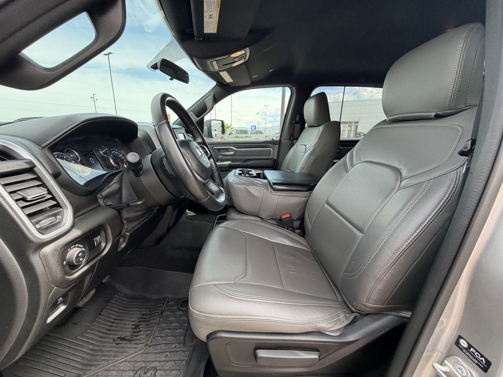 2022 RAM 1500 Big Horn Crew Cab 4x4 5'7' Box