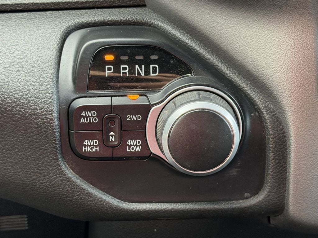 2022 RAM 1500 Big Horn Crew Cab 4x4 5'7' Box