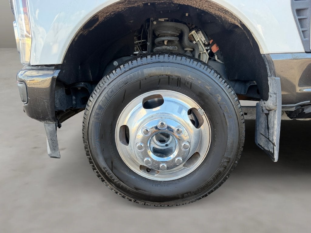 2025 Ford F-350SD King Ranch DRW SUPER CLEAN!!