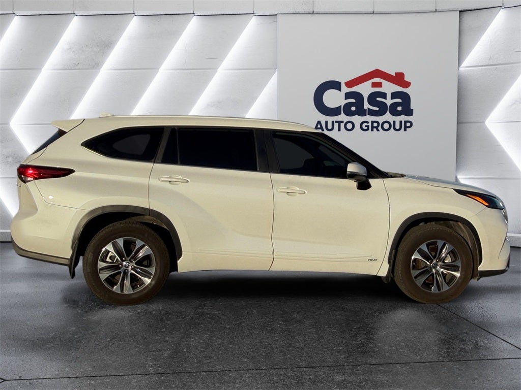 2023 Toyota Highlander Hybrid XLE