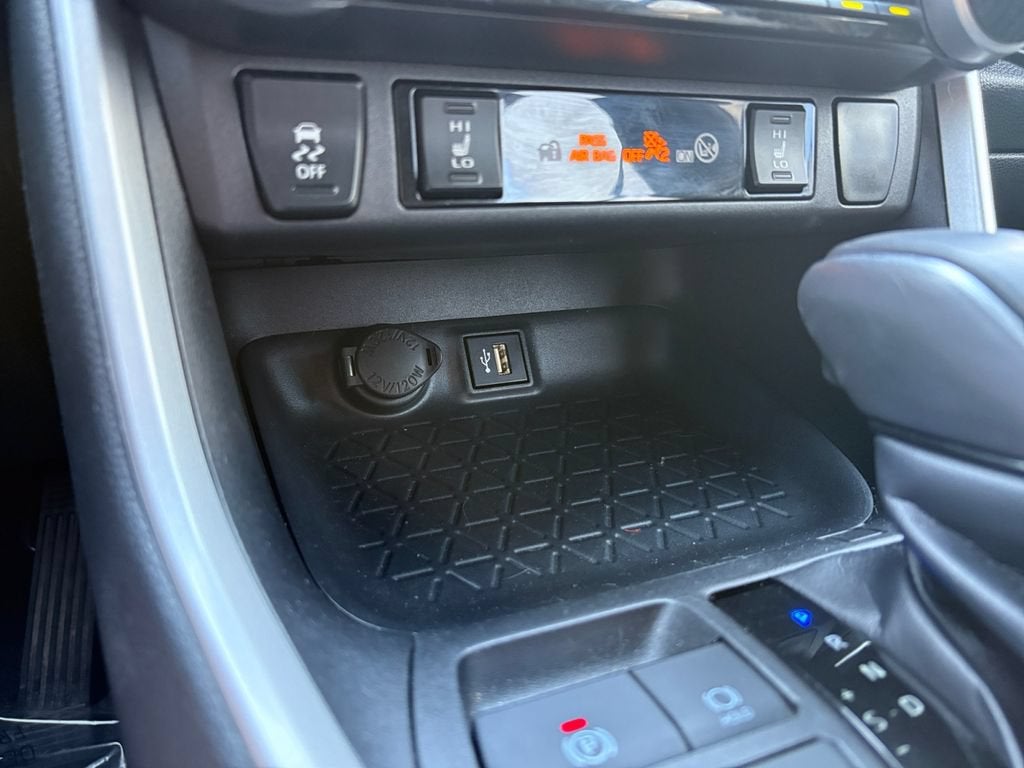 2025 Toyota RAV4 Hybrid SE