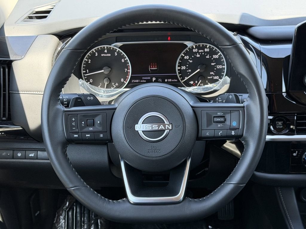 2025 Nissan Pathfinder SV